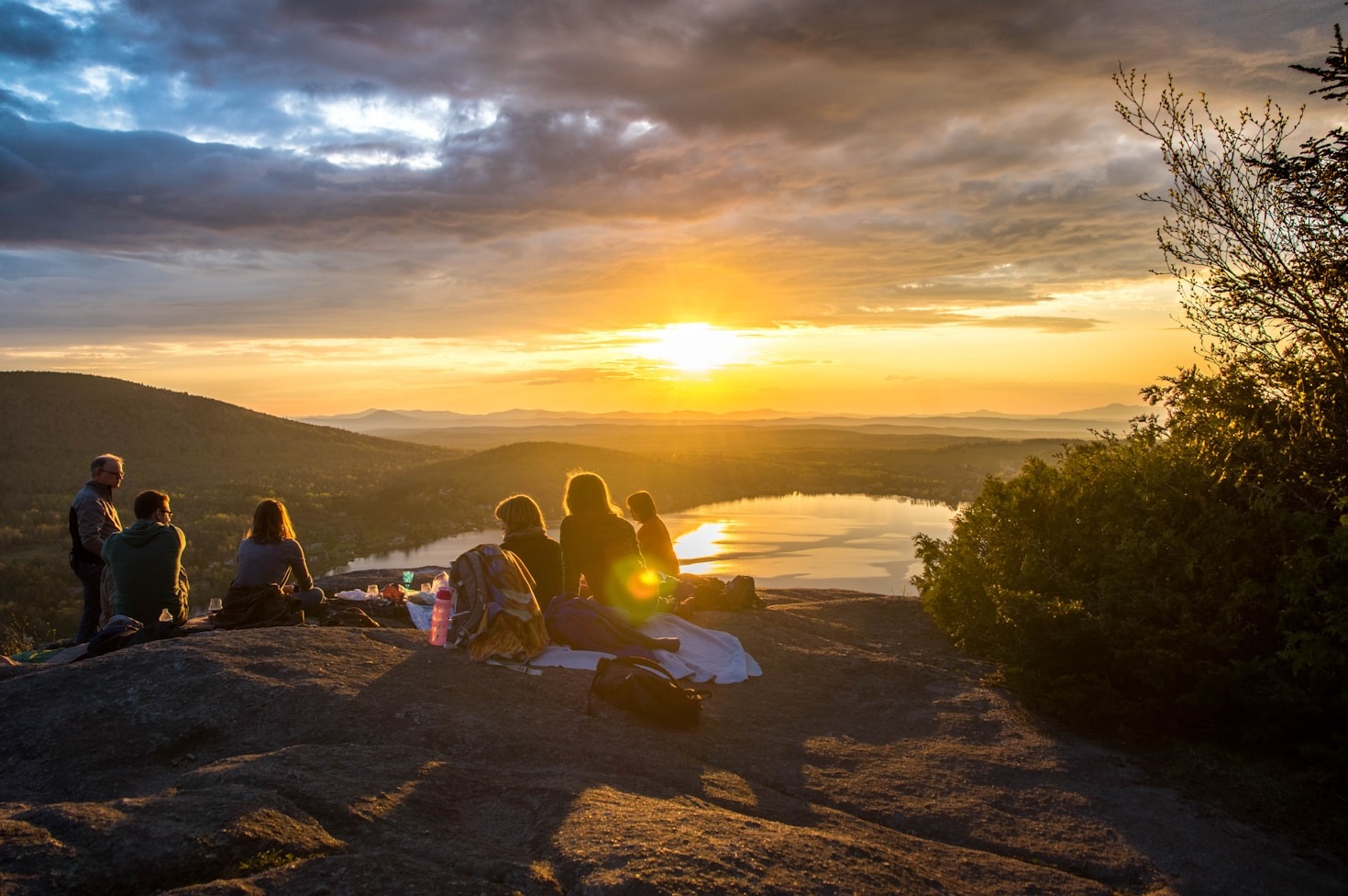 Creating Unforgettable Memories with Your Travel Crew
